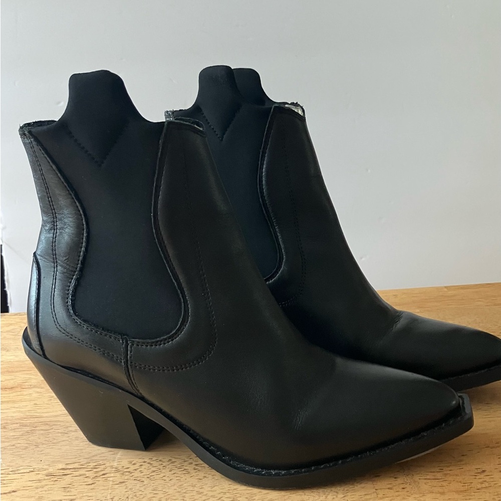 Justin Deakin Boots